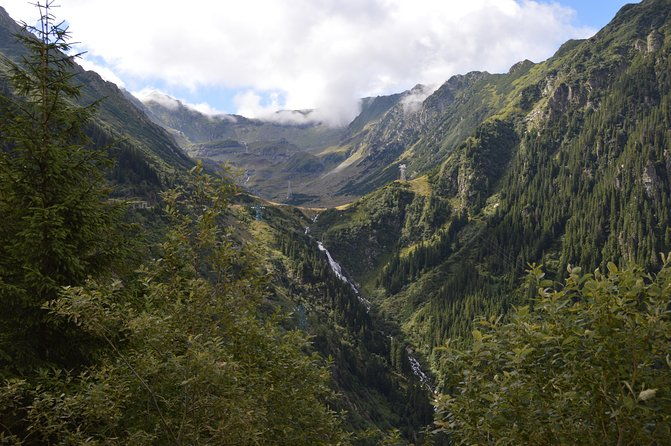 exclusive-tour-on-transfagarasan-balea-lake-balea-and-capra-waterfalls