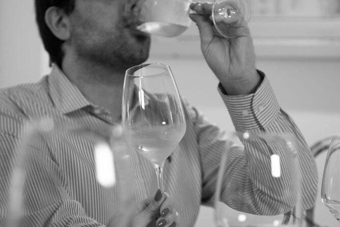 exclusive-wine-tasting-in-the-historic-center-of-siena
