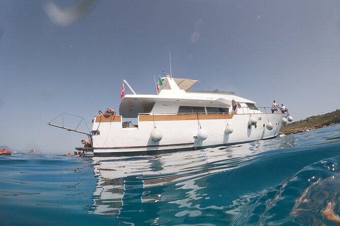 excursion-on-luxury-yacht-shalimar-iv