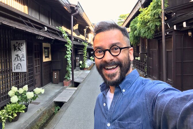 experience-takayama-old-town-morning-markets-in-1-hour