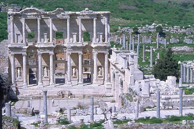 explore-history-with-ephesus-tour-and-relax-with-turkish-bath
