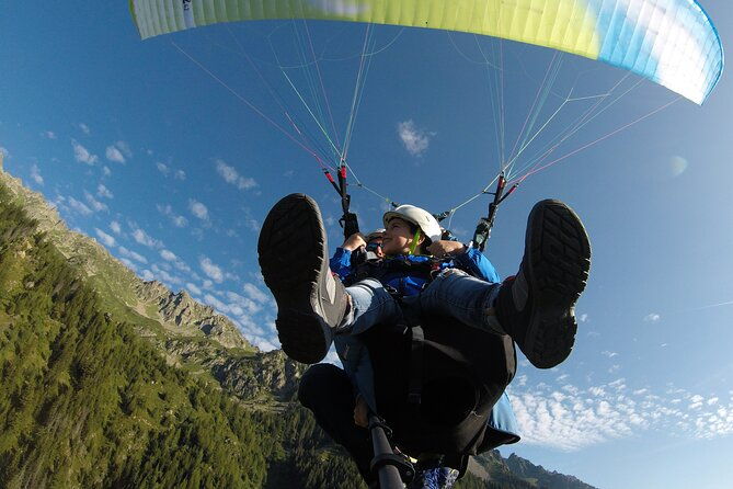 fly-in-paragliding-paragliding-experience-over-chamonix
