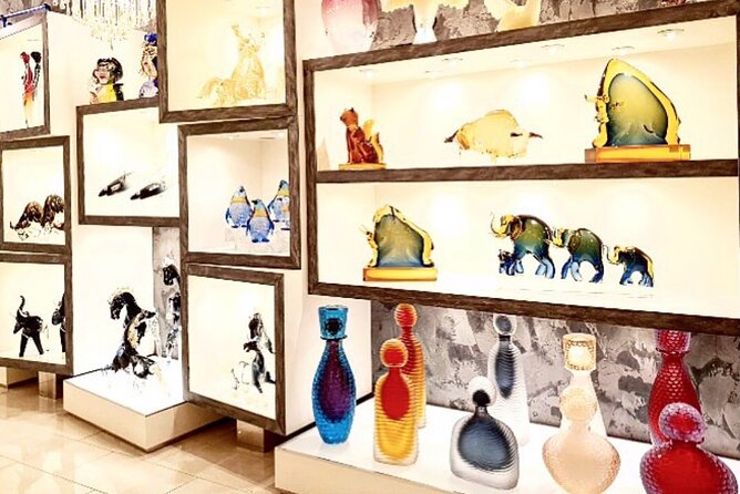 glass-blowing-live-demo-showroom-visit-and-artistic-glass-gift
