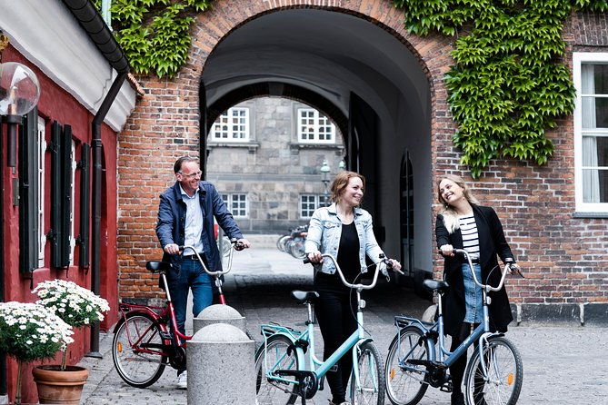 guided-bike-tour-in-wonderful-copenhagen