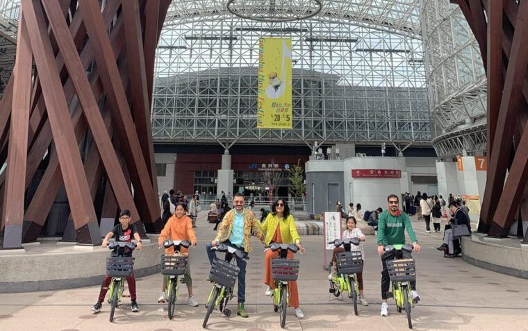 guided-e-bike-and-walking-tour-of-kanazawa-main-kenrokuen