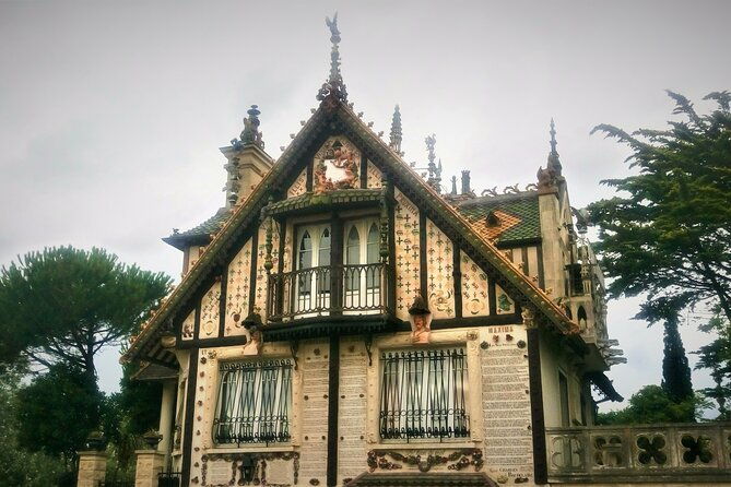 guided-tour-in-an-old-convertible-car-on-the-cote-de-nacre