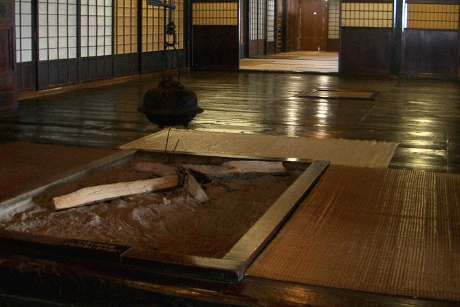 guided-tour-of-hida-folk-village