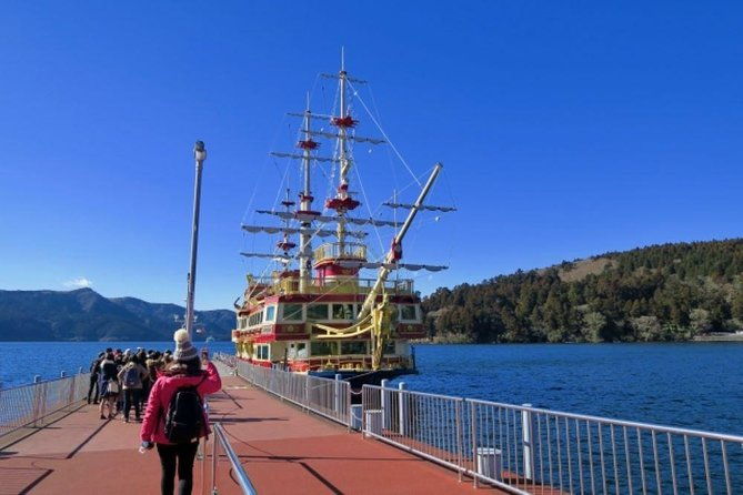 hakone-pirate-ship-owakudani-ropeway-fuji-2nd-station-snow-sledding-day-trip