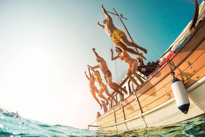 half-day-amalfi-coast-boat-and-snorkeling-tour-in-small-group