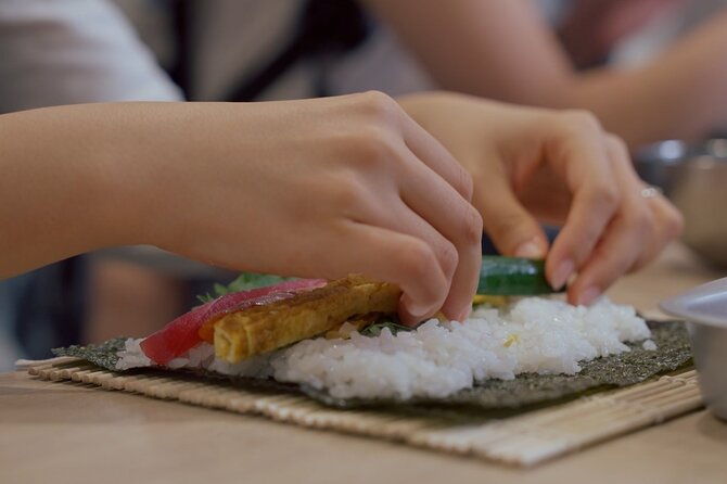 half-day-cooking-class-in-yokohama-local-shopping-district