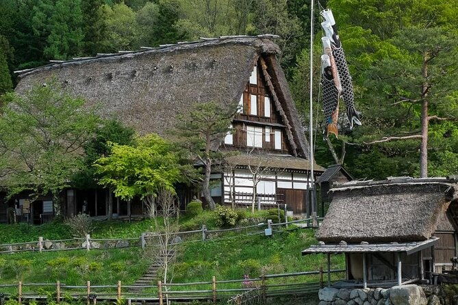 hida-folk-village-museum-passes-in-takayama-japan