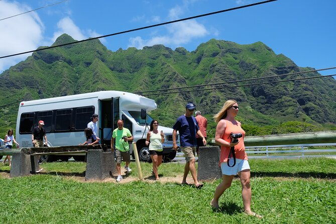 hidden-gems-of-oahu-circle-island-tour-with-byodo-in-temple