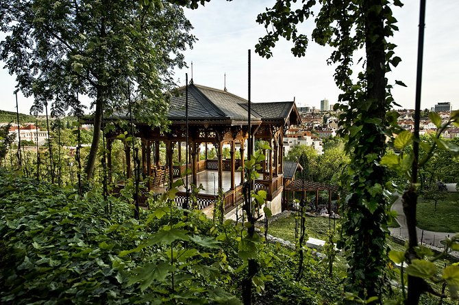 hidden-vineyards-and-private-winery-tour-in-prague