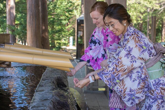 hokkaido-jingu-shrine-private-walking-tour-in-luxury-kimono