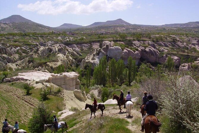 horse-riding-in-the-valleys-of-cappadocia