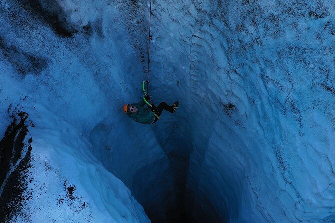 ice-climbing-at-solheimajokull