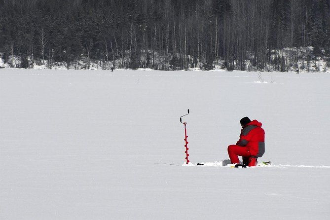 ice-fishing-and-husky