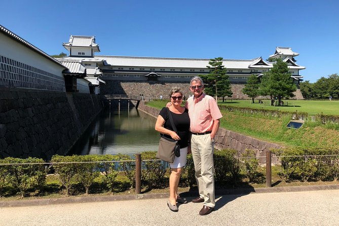 kanazawa-highlights-tour-including-kenrokuen-garden