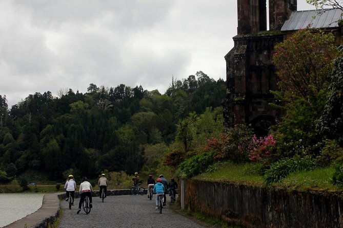 kayaking-and-mountain-biking-in-furnas
