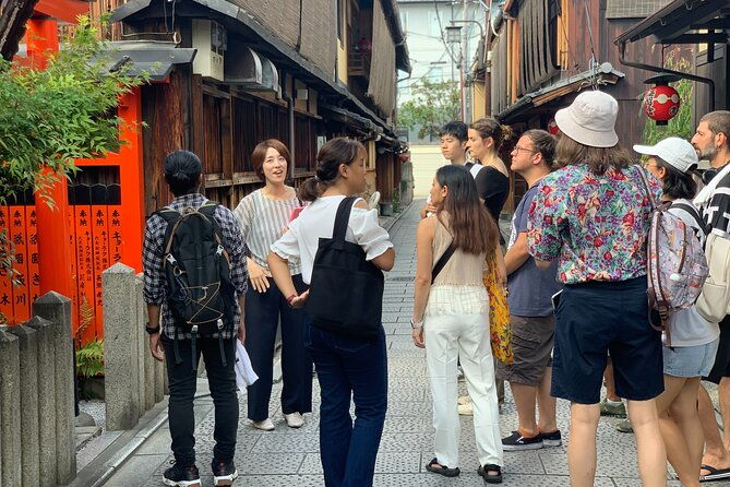 kyoto-geisha-district-walking-tour-in-gion