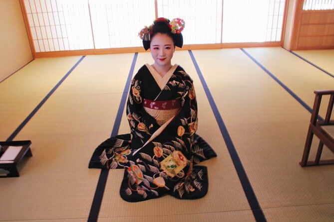 kyoto-geisha-encounter-and-cultural-gion-walking-tour