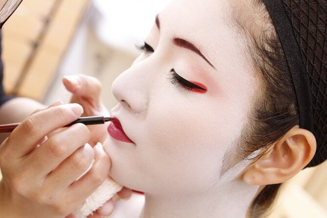 kyoto-maiko-makeover-and-photoshoot-experience-women-only