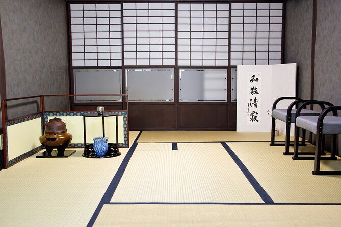 kyoto-tea-ceremony-with-kimono-near-by-daitokuji