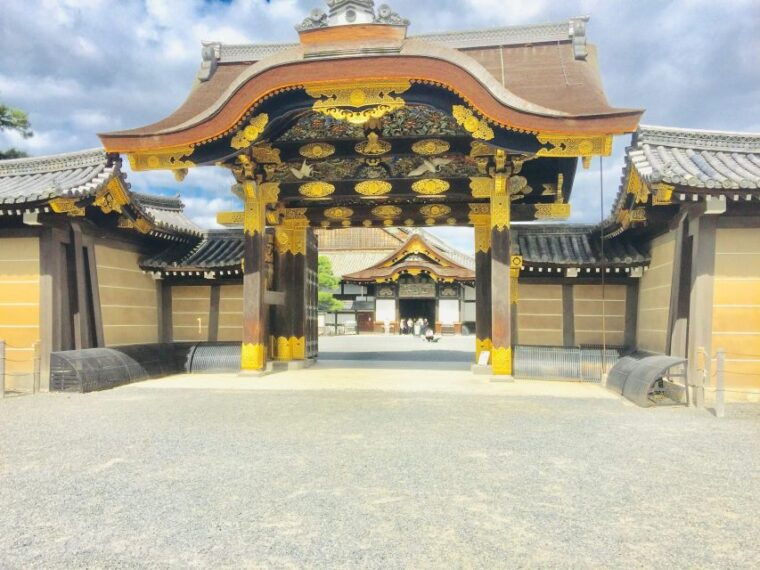 kyoto-tour-to-kyoto-imperial-palace-and-nijo-castle