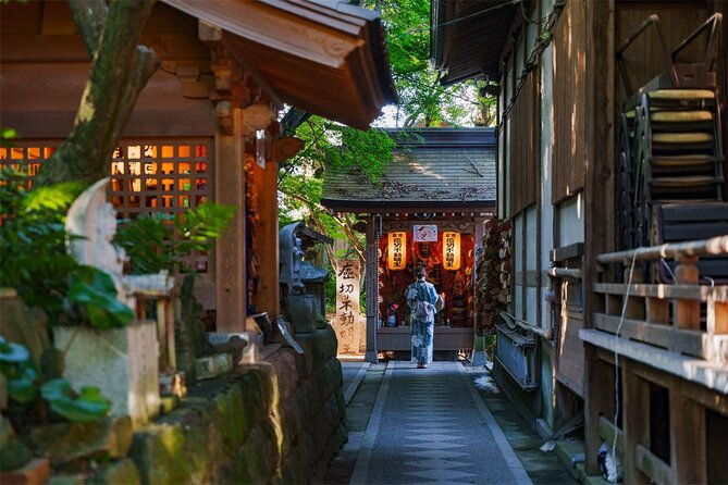 kyushu-full-day-tour-with-dazaifu-shrine-frog-temple-and-yufuin