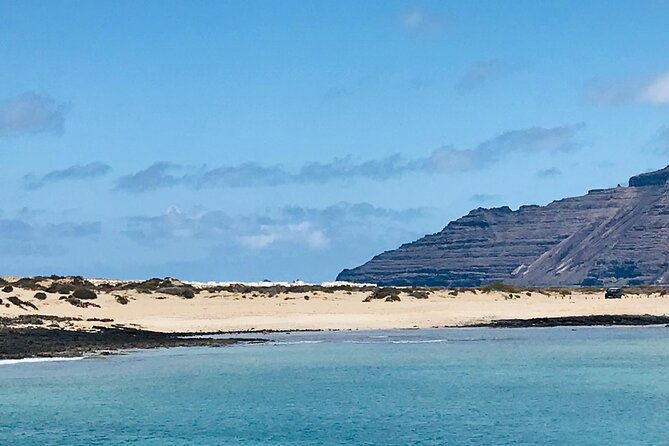 la-graciosa-at-your-leisure-bus-transfer-and-return-ferry-ticket