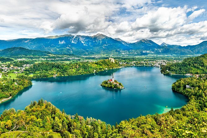 lake-bled-and-bohinj-with-vintgar-gorge-included