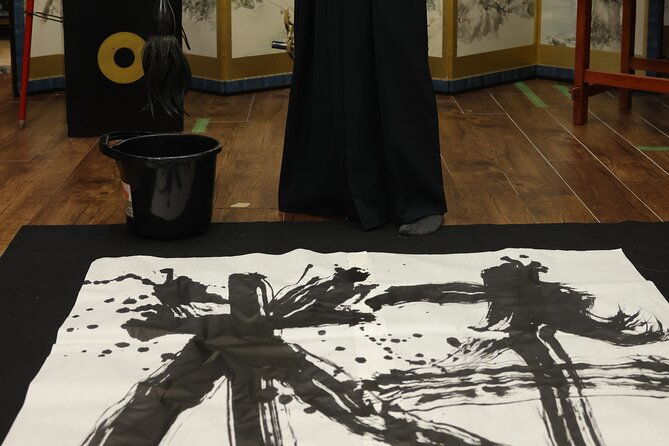 learning-bushido-zen-at-samurai-calligraphy-near-osaka-castle