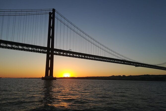 lisbon-sunset-sailing-with-portuguese-wine-history
