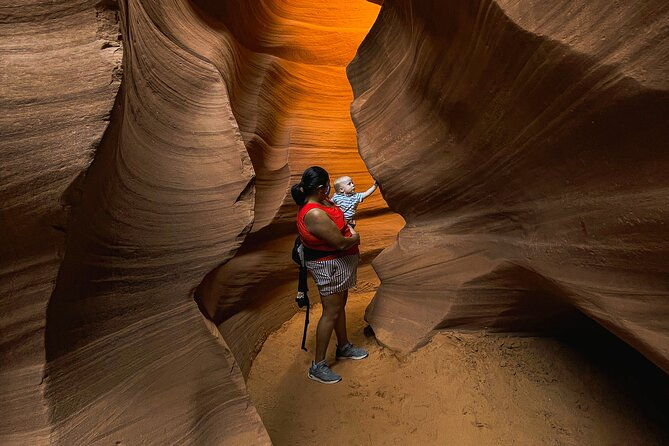 lower-antelope-canyon-hiking-tour