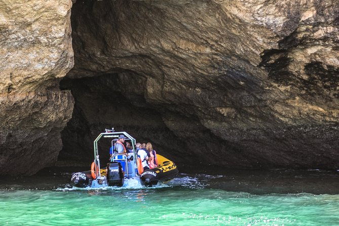 magical-benagil-cave-cruise