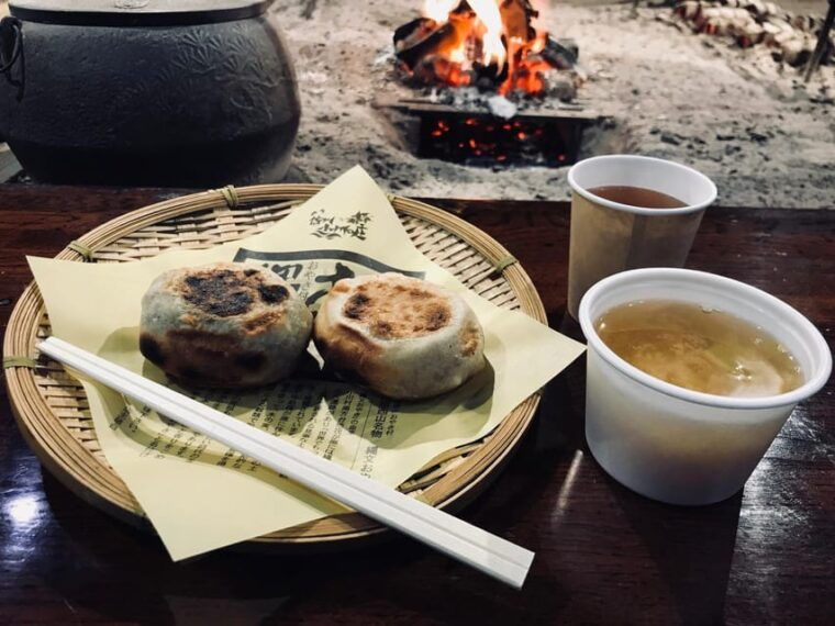 make-oyaki-dumplings-walk-around-zenkoji-temple-in-nagano