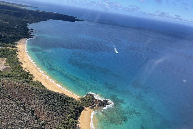 maui-private-air-tour-fun-3-islands-2-5-people-see-it-all