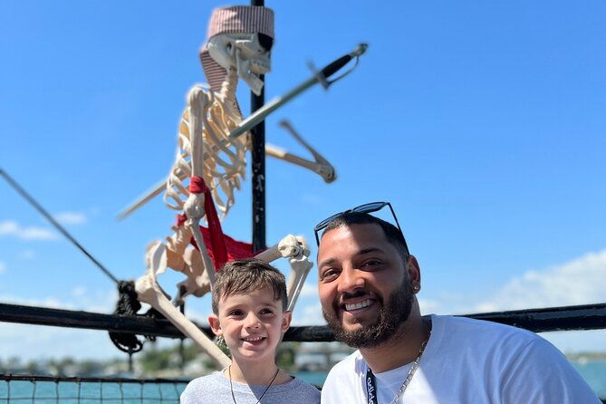 miami-pirate-boat-tour-skyline-millionaires-homes