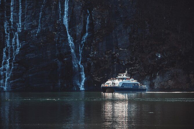mostraumen-fjord-cruise