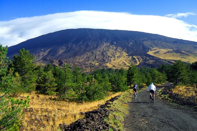 mountain-biking-etna-by-mtb-or-e-bike