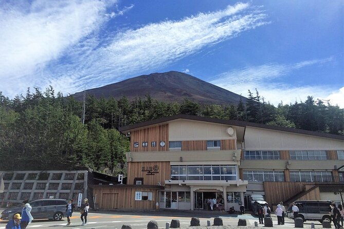 mt-fuji-5th-station-arakurayama-sengen-park-oshino-hakkai-tour