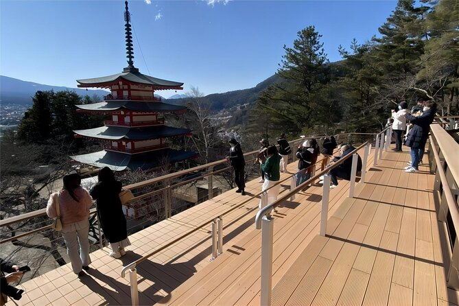 mt-fuji-5th-station-oshino-hakkai-and-hot-spring-day-trip