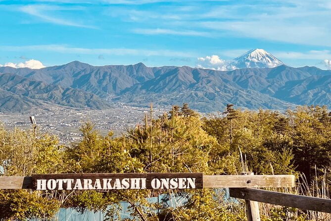 mt-fuji-panoramic-tour-w-hoto-lunch-jp-sake-onsen-tatto-ok