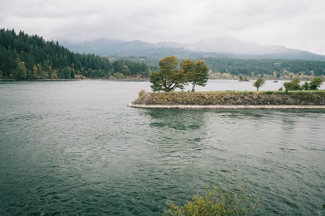 multnomah-falls-and-columbia-river-gorge-waterfalls-tour-morning