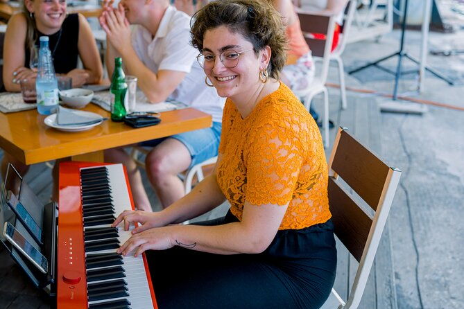 music-stories-of-a-corfiot-intimate-concert-at-the-vineyard