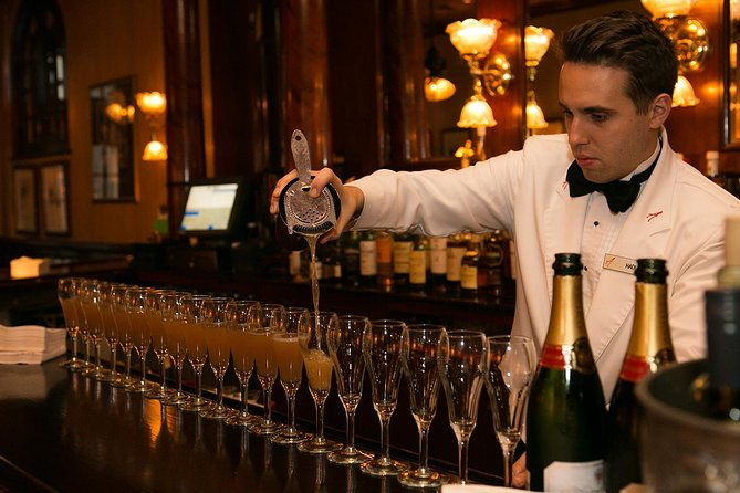 new-orleans-cocktail-history-walking-tour-in-the-french-quarter