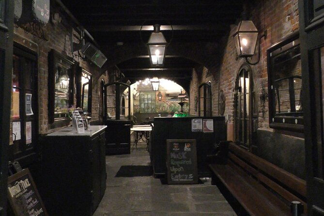 new-orleans-lewd-spirits-haunted-tour-with-bar-stops