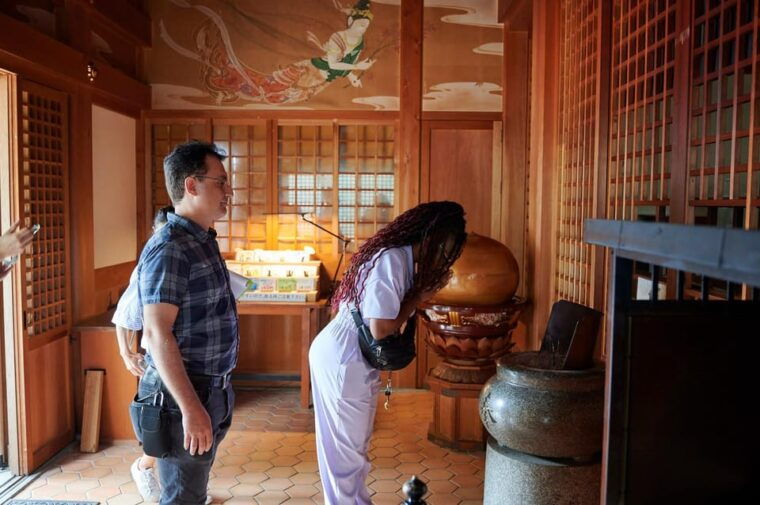 osaka-2-5-hour-private-scenic-hike-to-minoo-waterfall