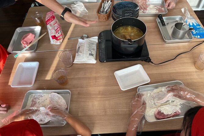 osaka-cooking-classkatsu-curry-bento-okonomiyaki-store-tour