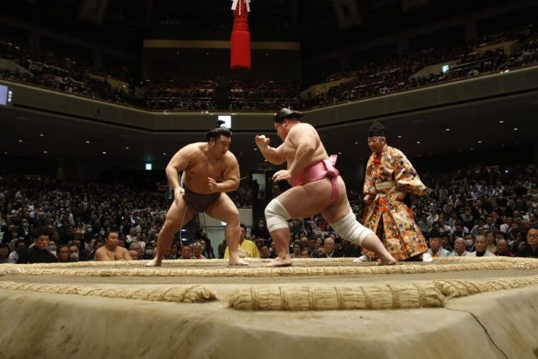 osaka-sumo-wrestling-tournament-with-chair-seat-tickets
